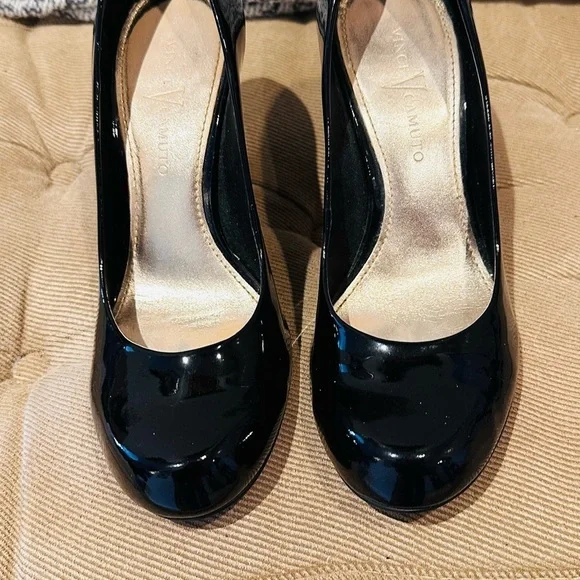 Vince Camito Elegant Black Patent Leather Heels. - Picture 3 of 13